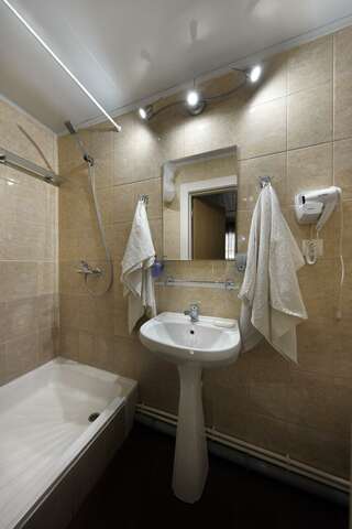 Гостиница Yeiskwind Ейск 2-местный номер стандарт-4